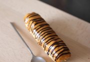Eclairs à la confiture de lait et brunoise de pommes caramélisées