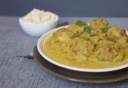 Curry de boulettes de bœuf et riz pilaf
