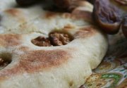 Batbout de Taounate" : Pain à la poêle aux noix