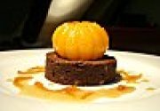 Mandarine sautée au Grand Marnier sur brownie chocolat noir et noix...