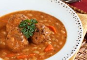 Mijoté de boulettes aux haricots blancs