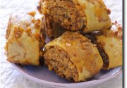 Feuilletés marocains aux fruits secs, miel et eau de fleurs d'oranger