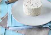 Fromage frais au poivre concassé