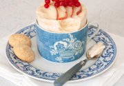Soufflé glacé à la pêche et aux amaretti